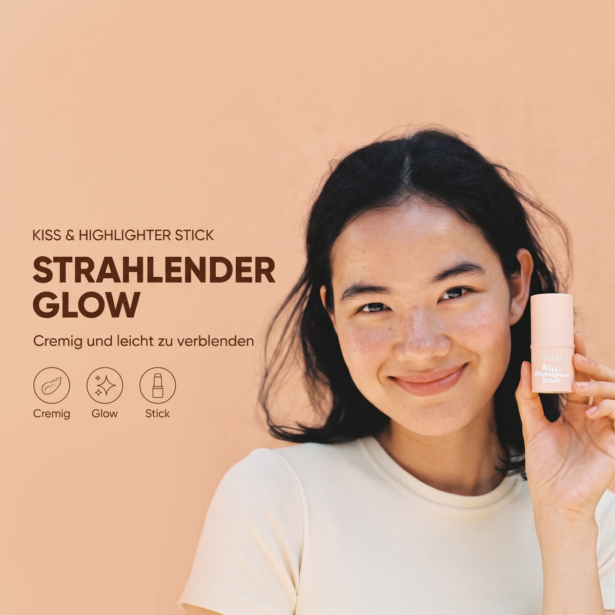 Sasi Kiss & Highlighter Stick 4 g | Model with product